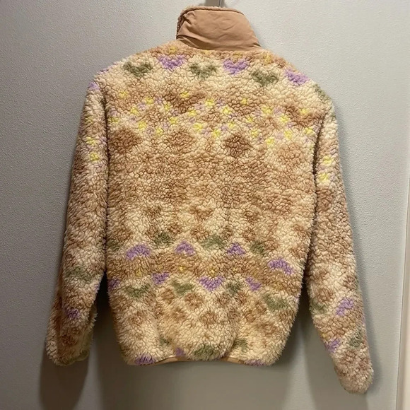 Urban Outiftters woman’s fuzzy pullover jacket - Picture 6 of 10